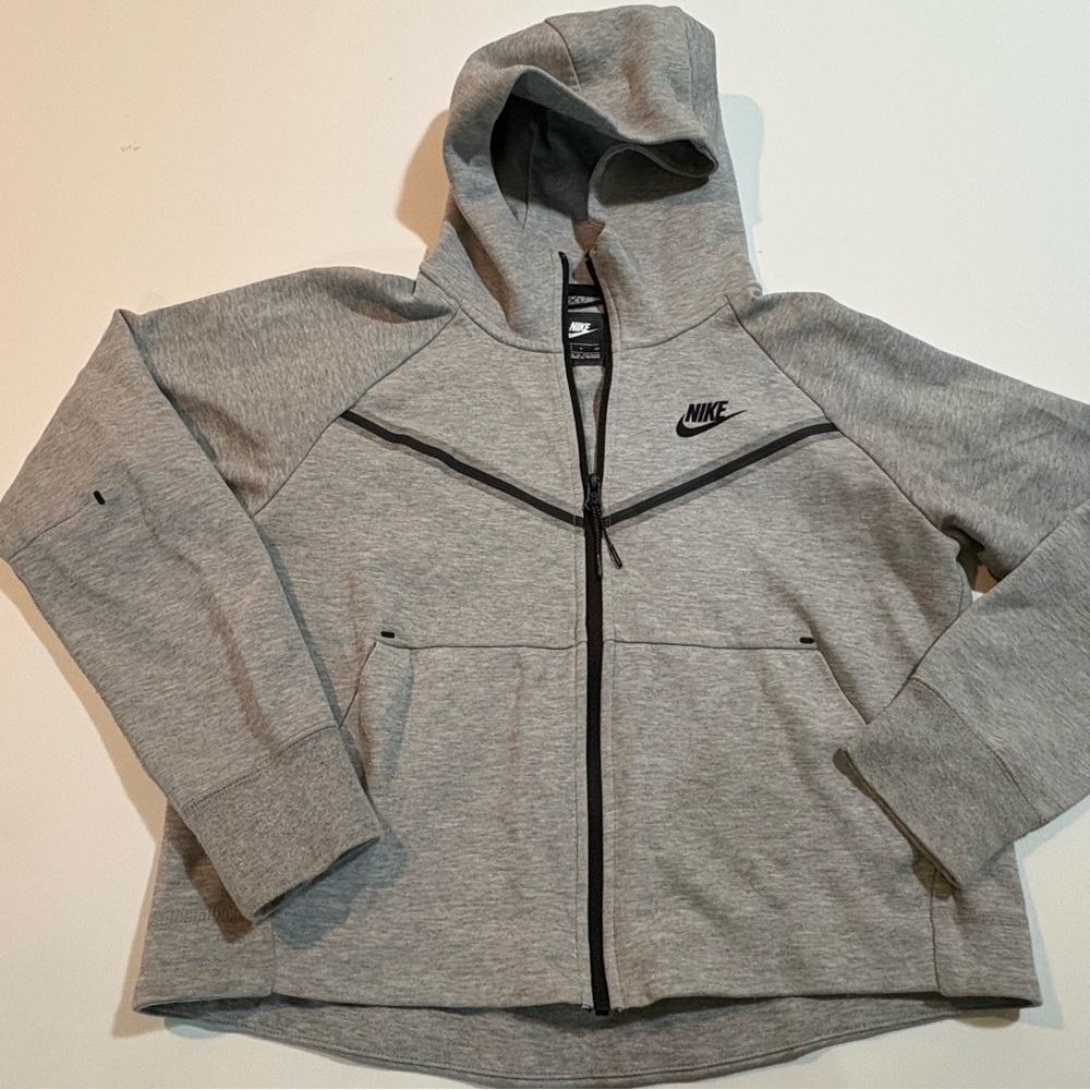 Nike Women’s Windrunner |  Light Gray Full-Zip Hoodie | Size Small